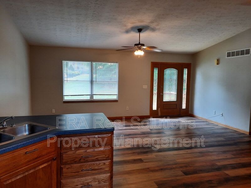 108 E Lilley St – photo 2