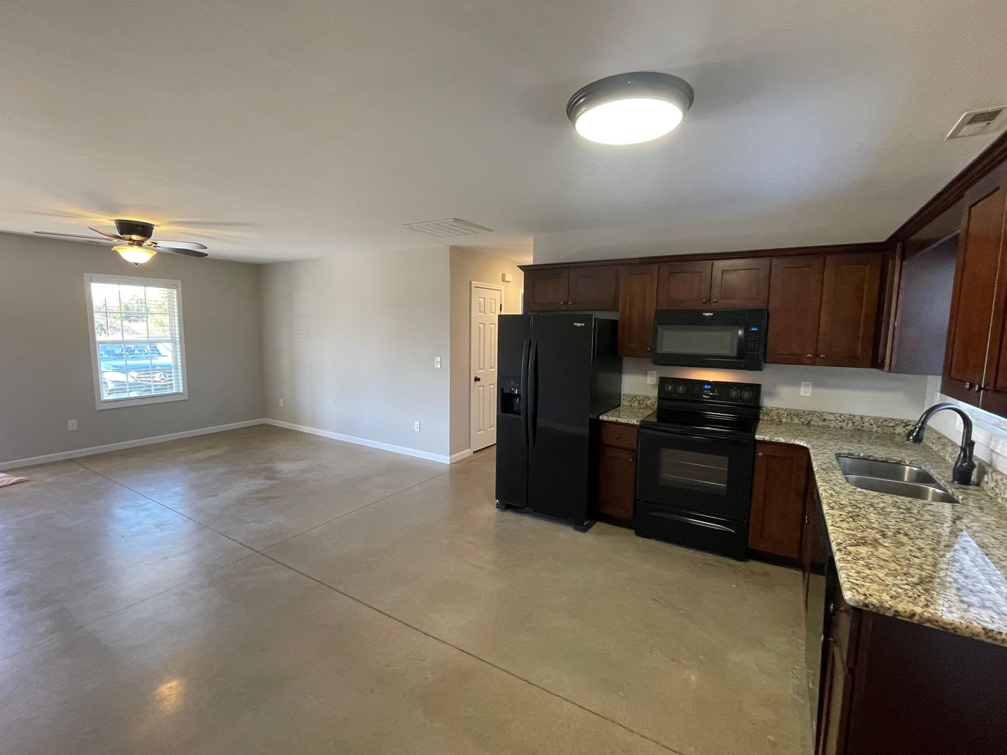 Available 10/7/2026! Fantastic 2 bedroom, 1 bath duplex available in Denver, NC – photo 4