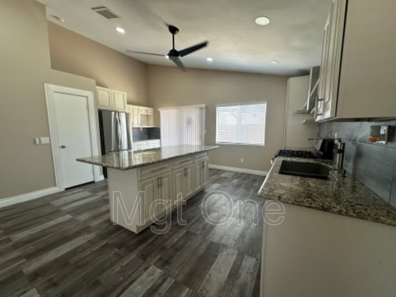 543 Prairie Way – photo 2