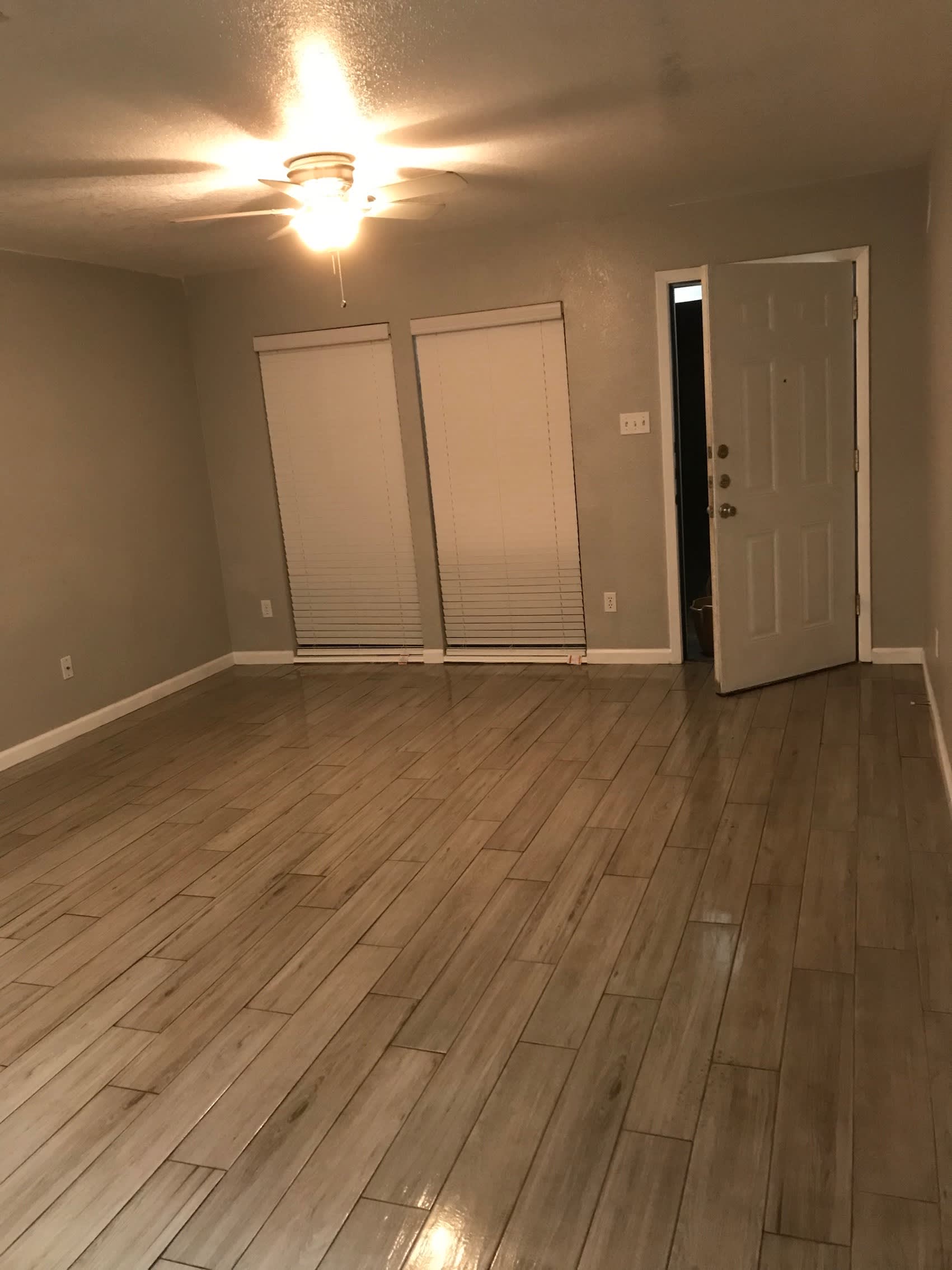 1610 Poage 1612 – photo 5