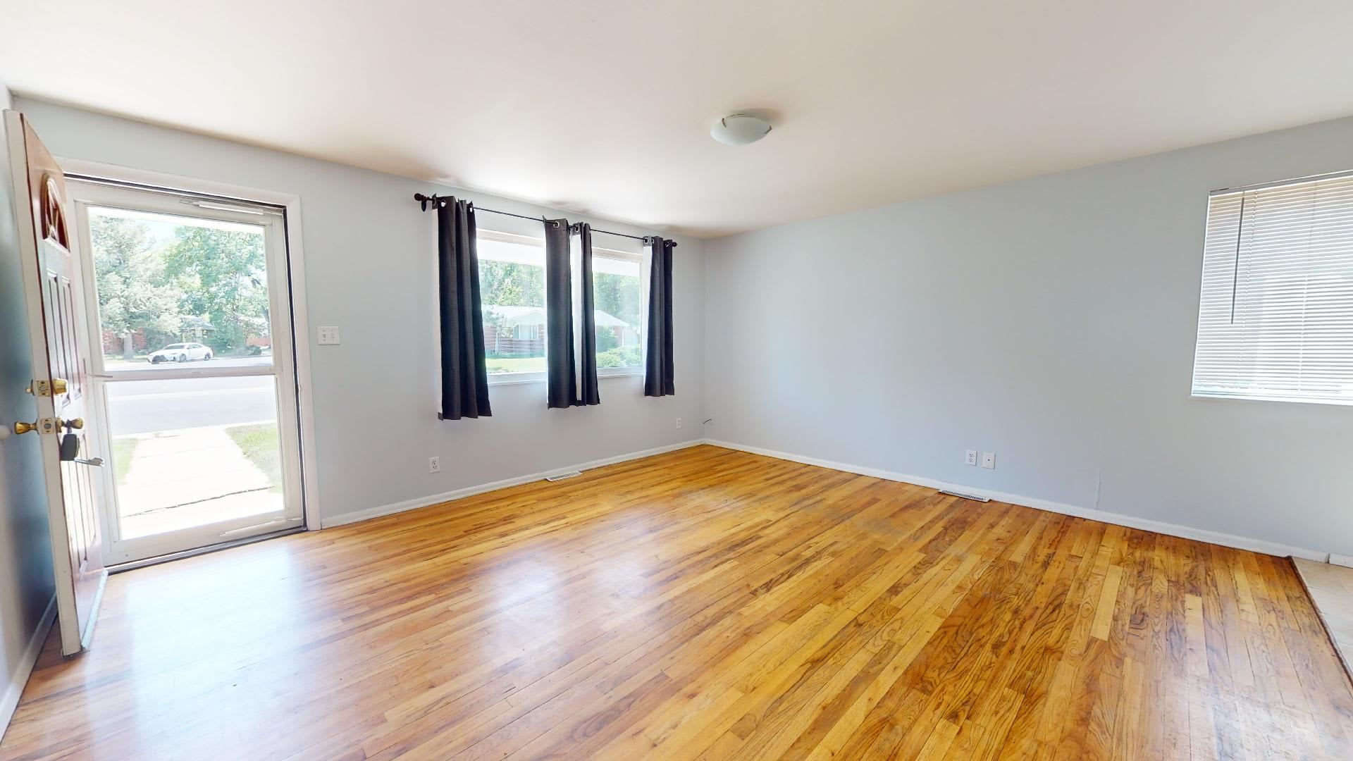Great home! 3/1.5 w flex room! – photo 3