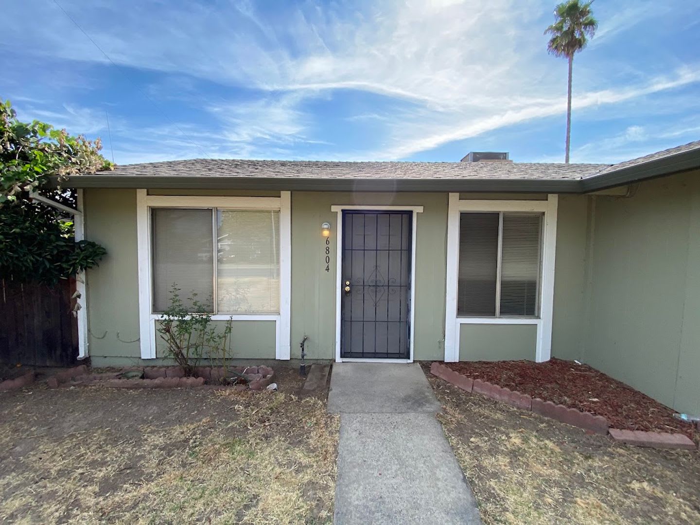 3 Bed 2 Bath Home Available Now – photo 2
