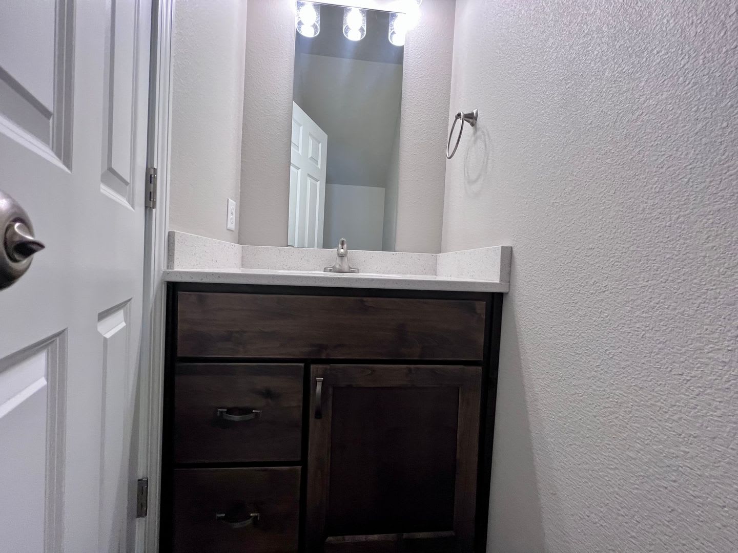 Townhome 2 Blocks from Legacy High School! – photo 3
