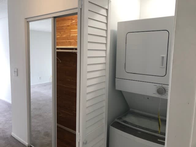 5320 Whitsett Avenue – photo 2