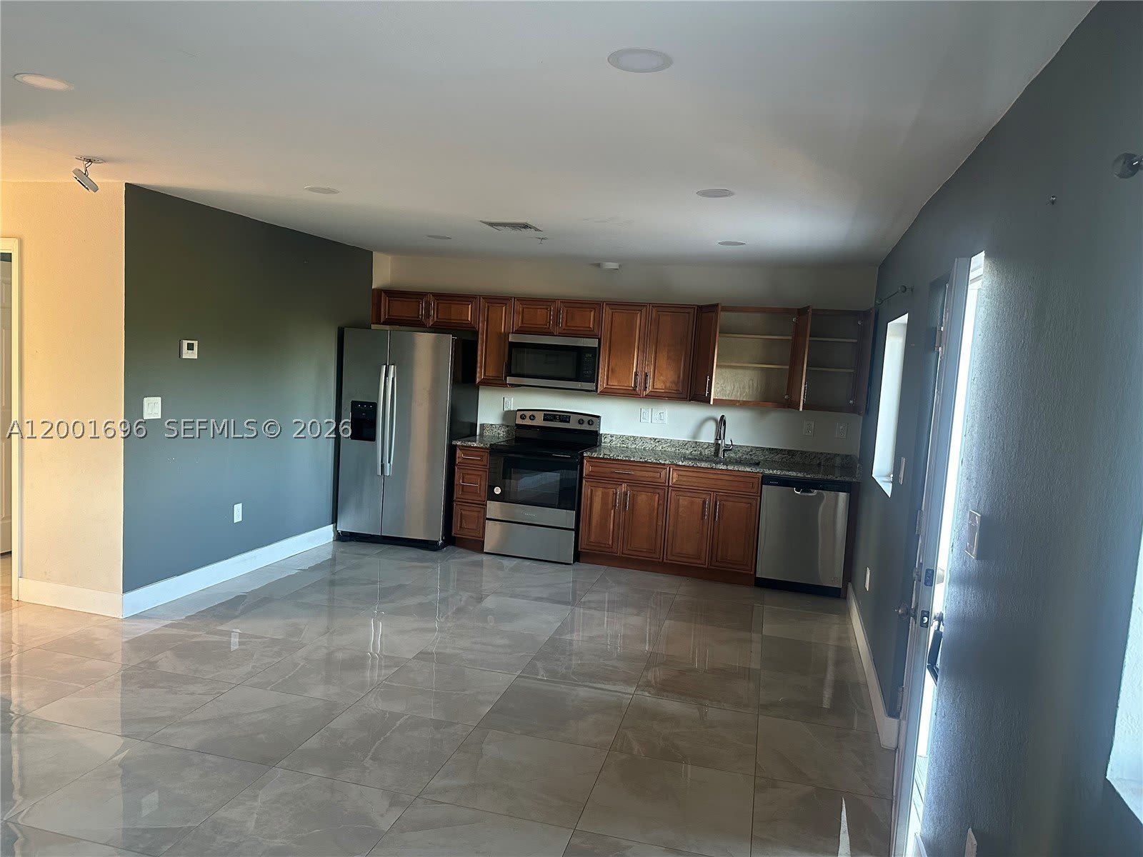 587 NW 100th St – photo 3