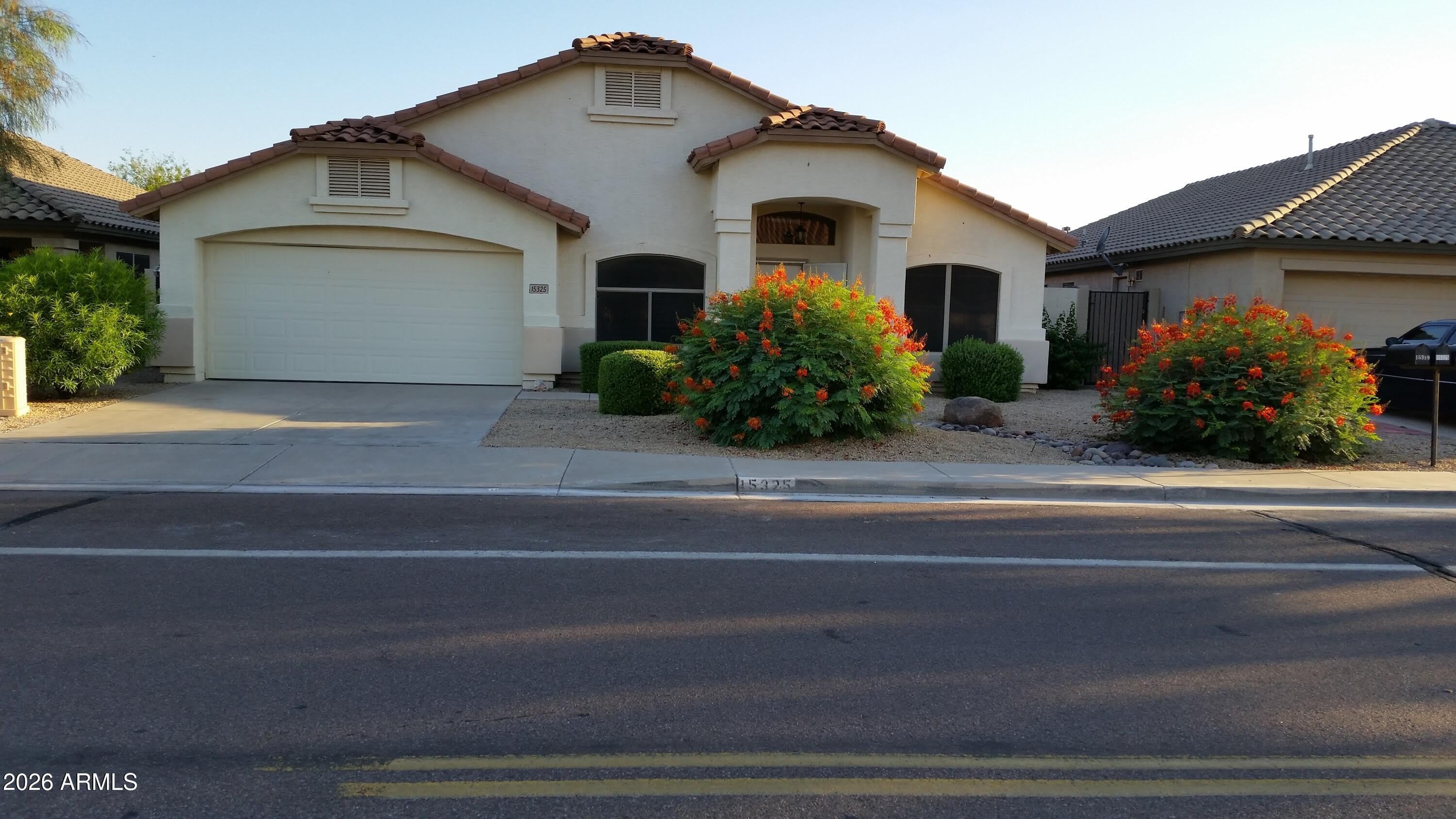 15325 W Honeysuckle Lane – photo 2