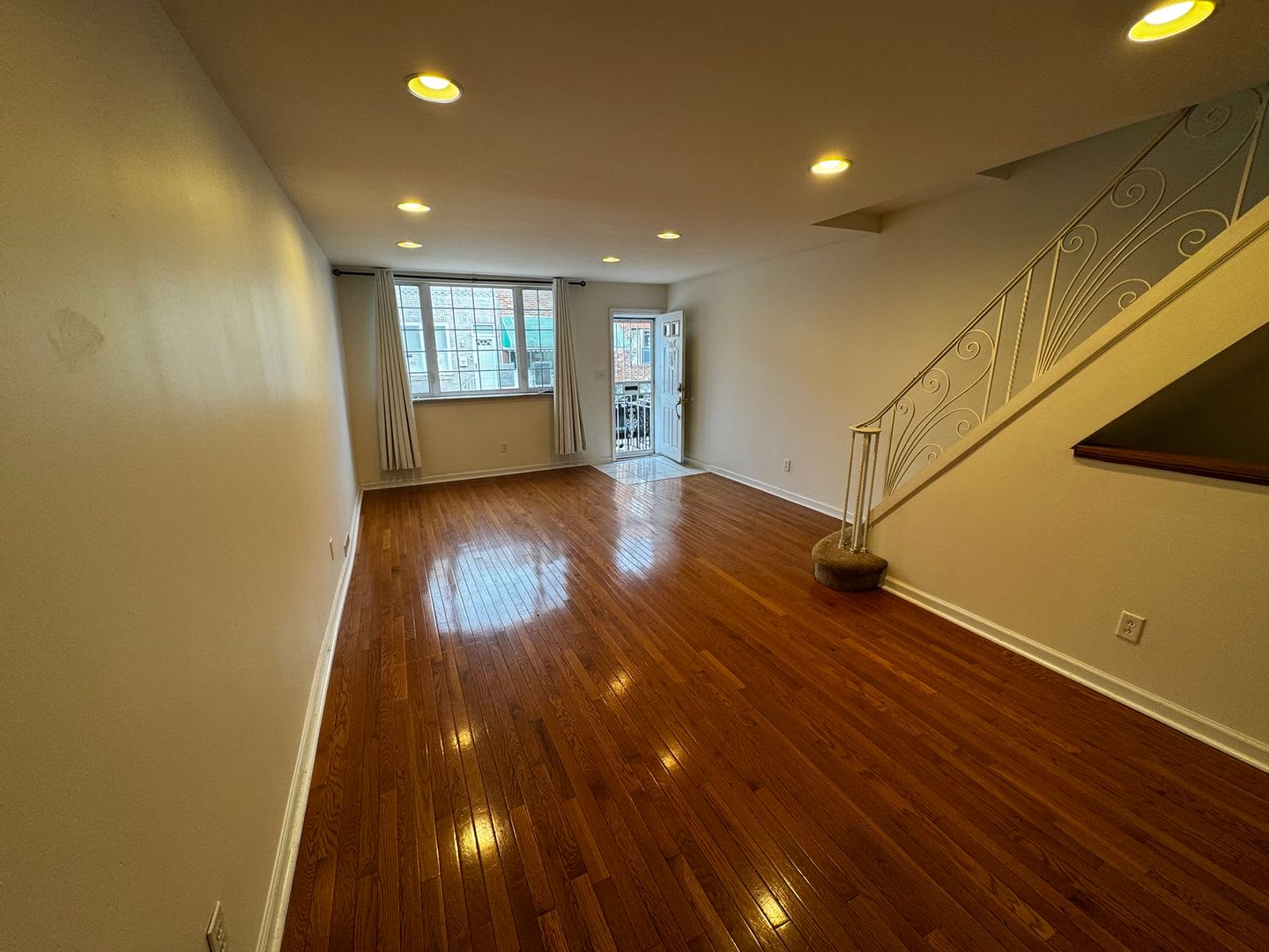 Updated Rowhome in South Philly – photo 3