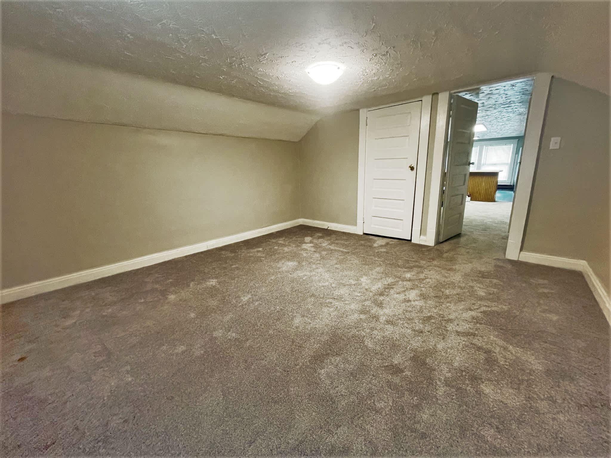 2304 East 5th Avenue – photo 5