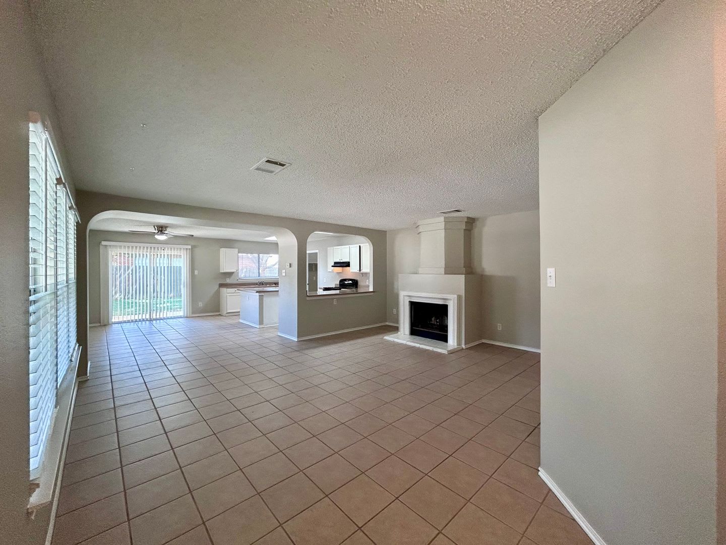 3647 Bass Lp 78665 3 Bed 2 Bath 1 Car Garage 1875 – photo 3