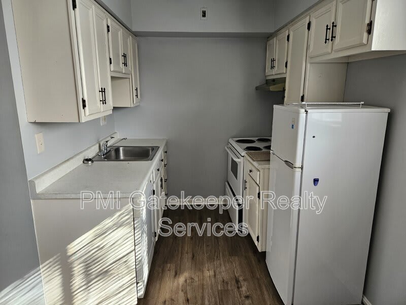 1735 Mills Avenue – photo 3