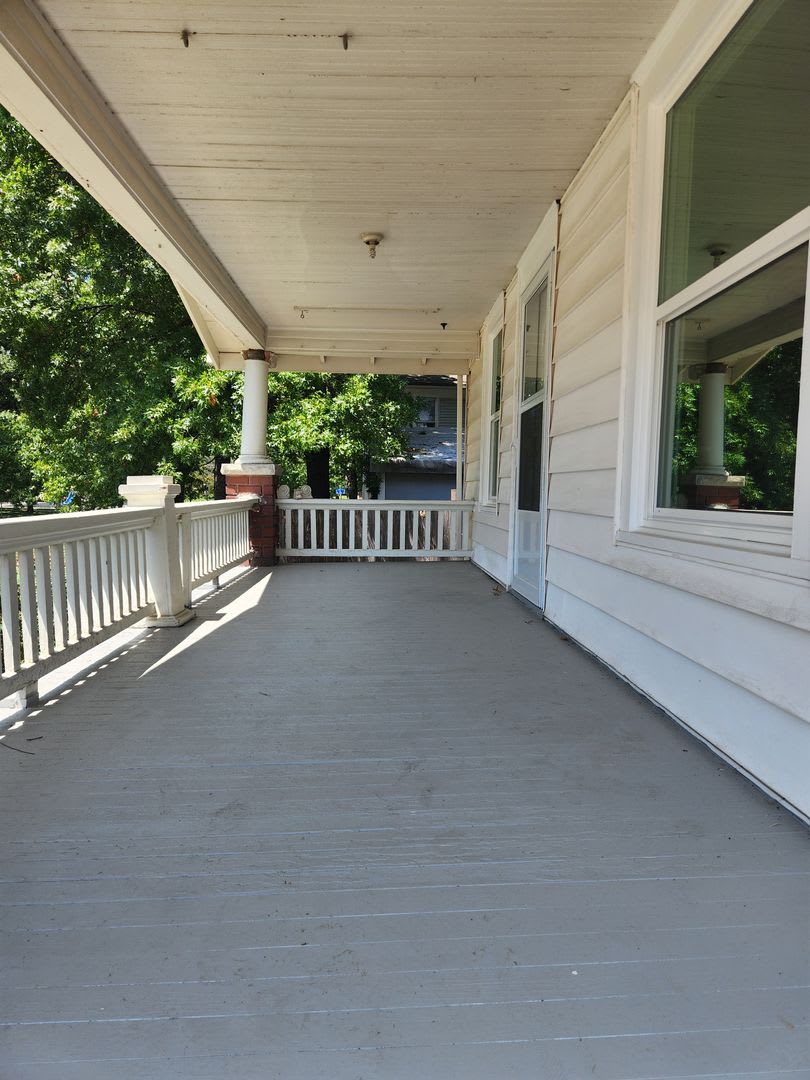 Attractive Updated 3 Br 1Bth With Covered Parking – photo 2