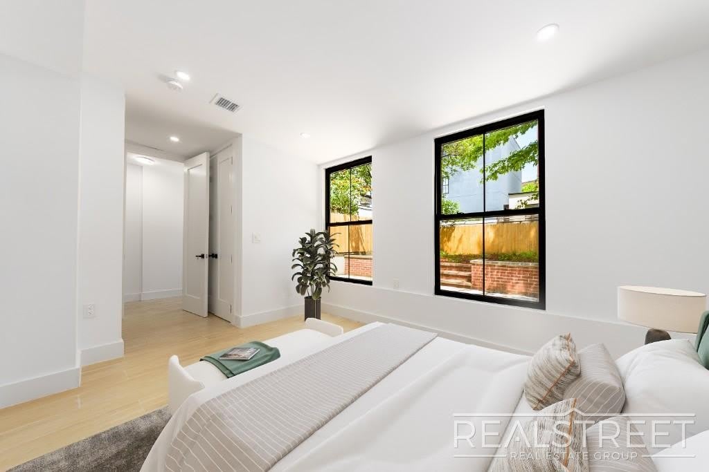 422 Humboldt Street – photo 4