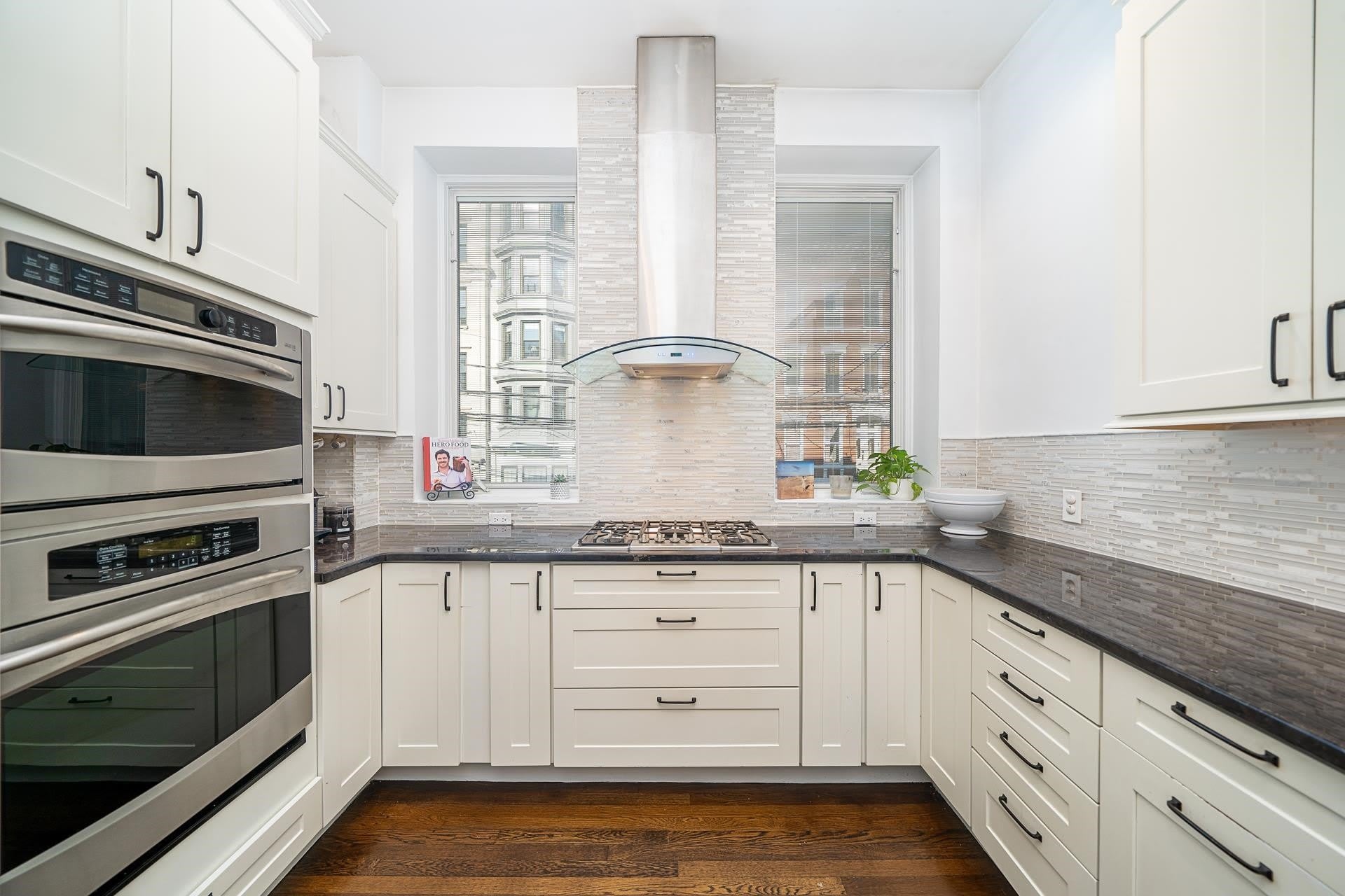 909 Willow Ave – photo 3