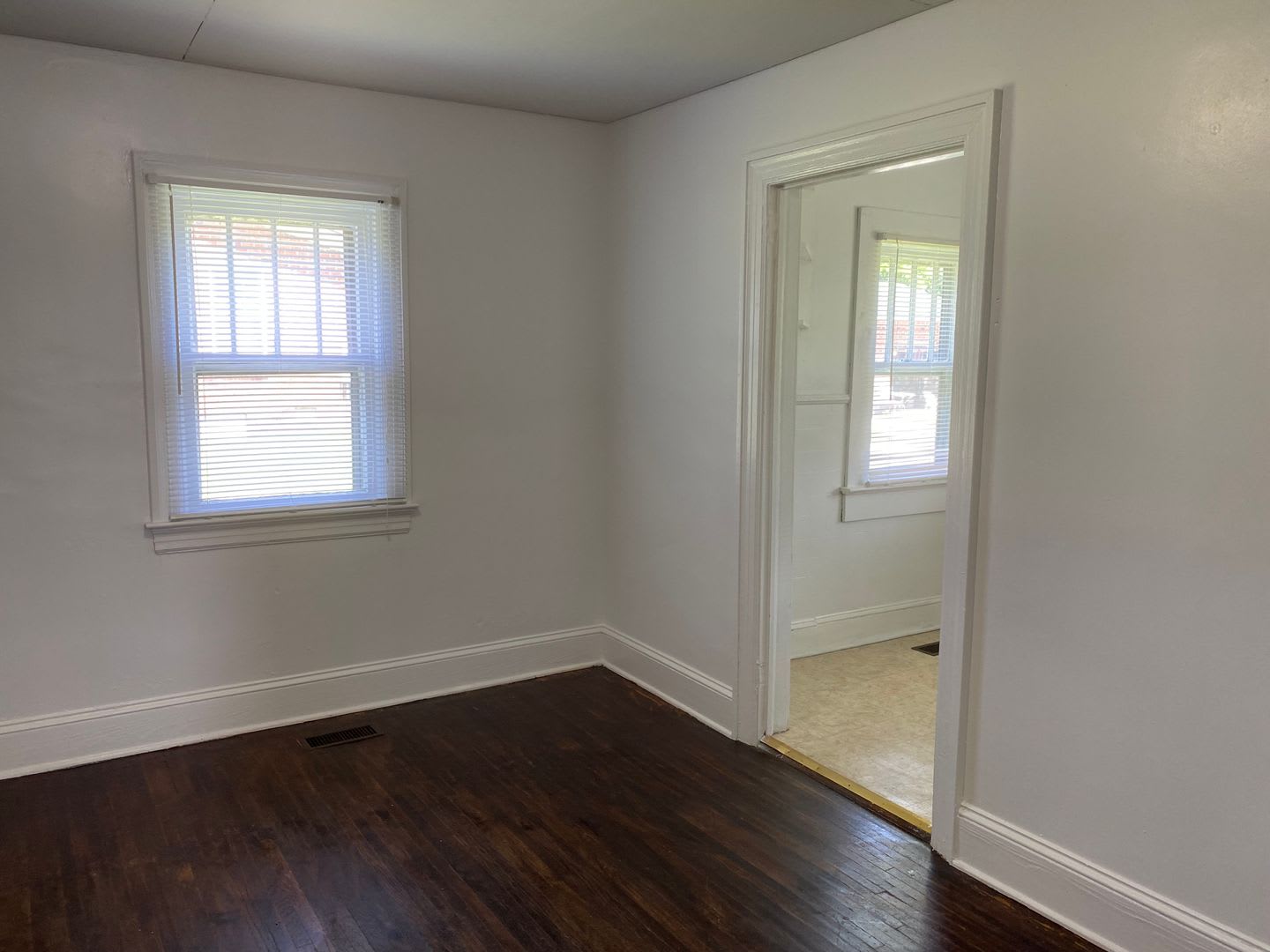 2 BR 1 BA Close to Hospital – photo 5
