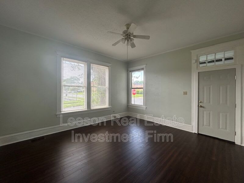 527 Wichita Street – photo 2