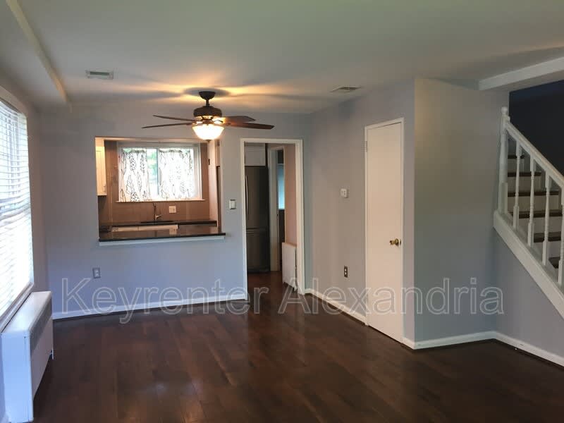 1610 Kenwood Ave – photo 5