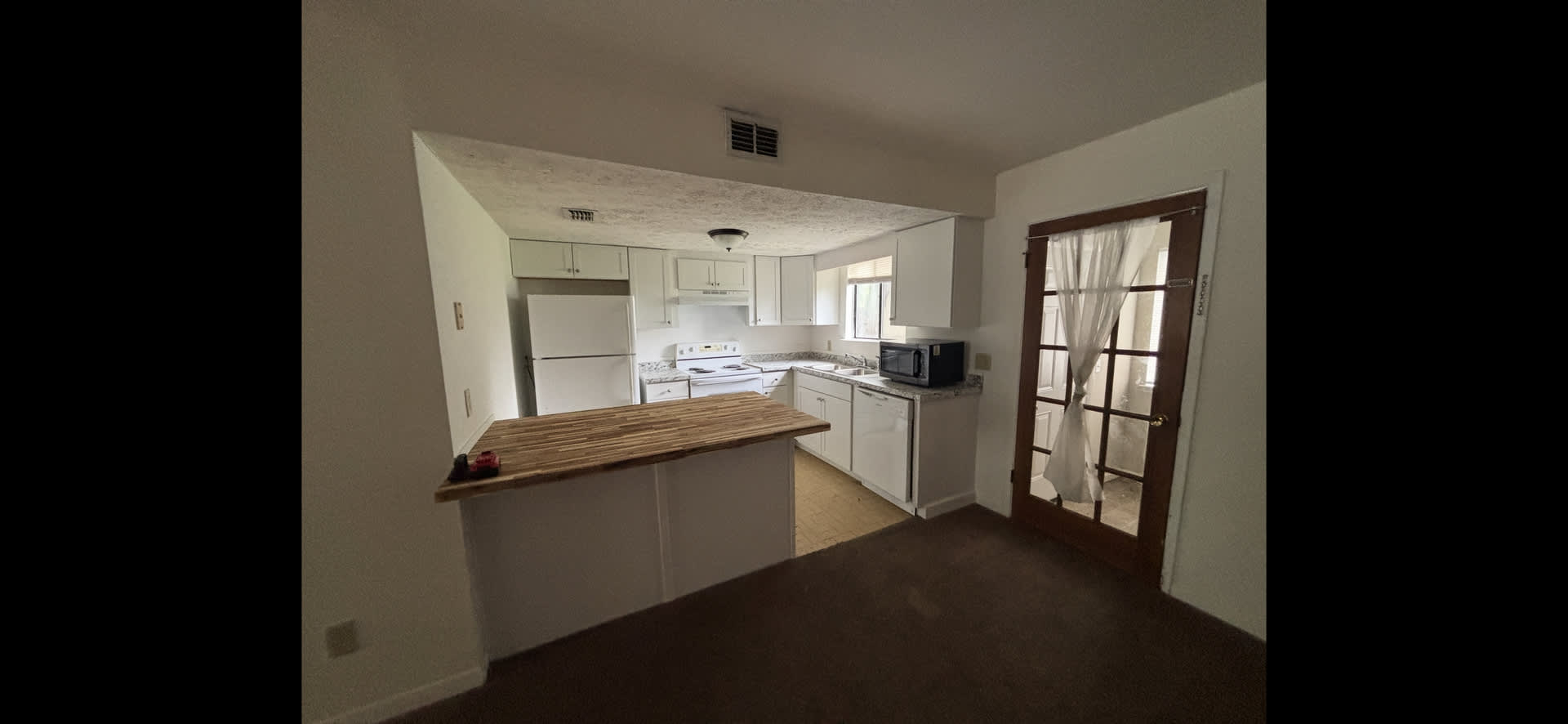 852 West St – photo 2