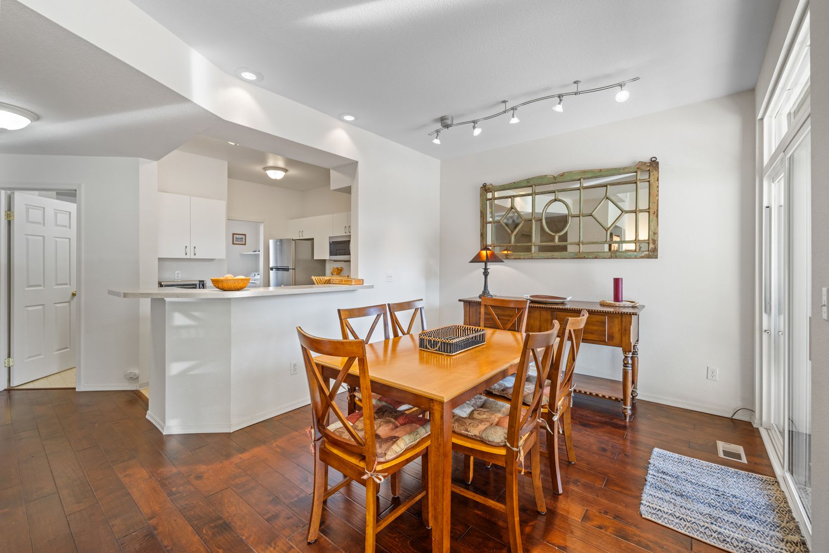 FURNISHED or unfurnished – photo 4