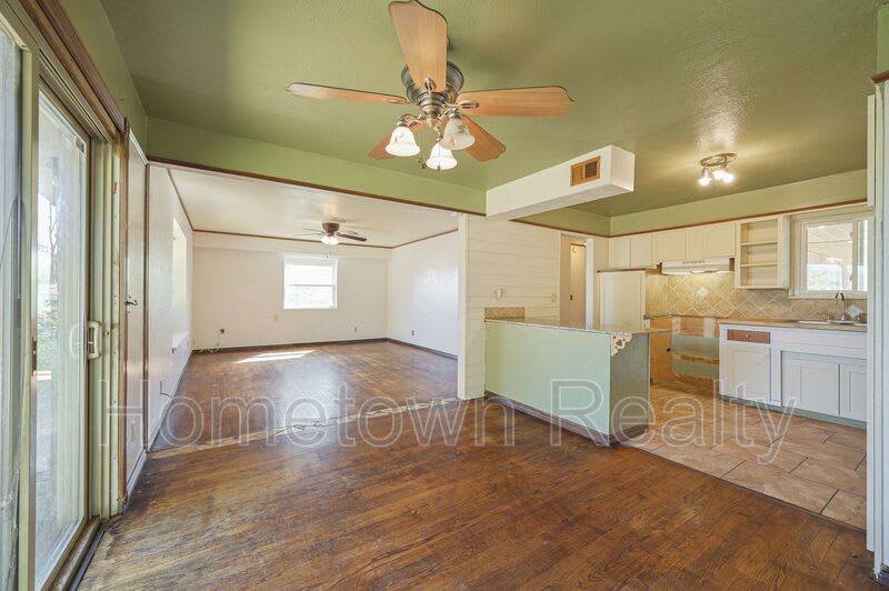 1805 NE 53rd Street – photo 5