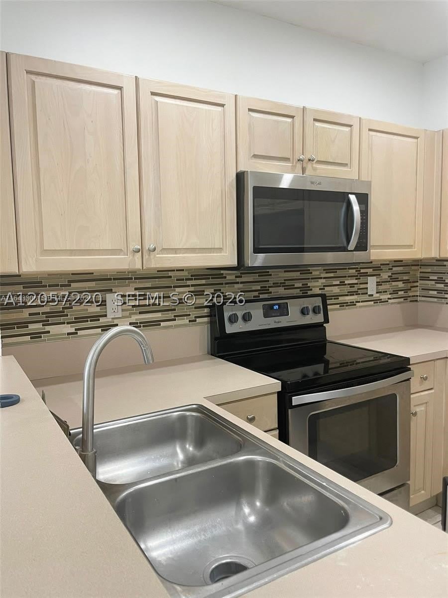 12162 SW 5th Ct – photo 5