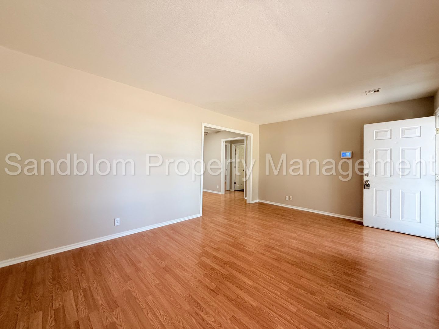 FOR LEASE – photo 4