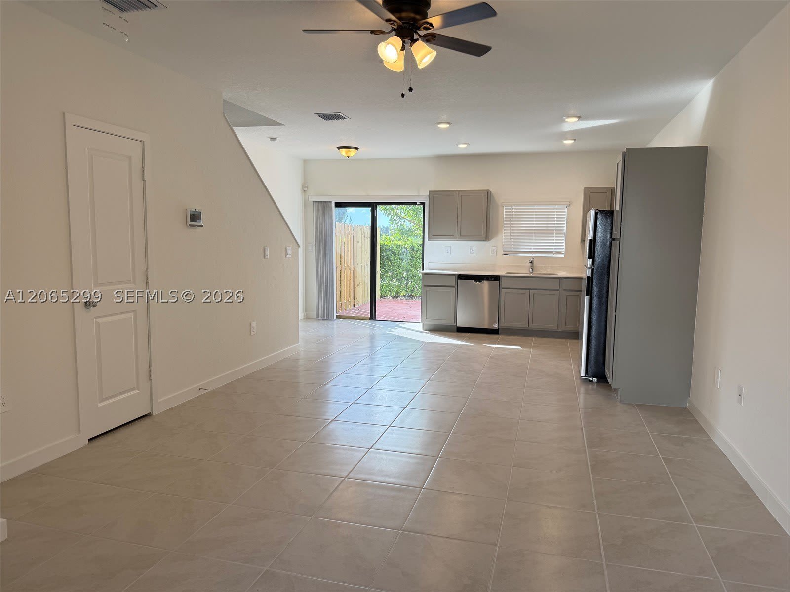 540 NE 1st Dr – photo 3