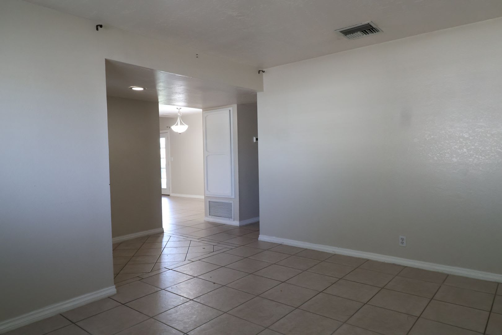 528 S Sorrel St – photo 2