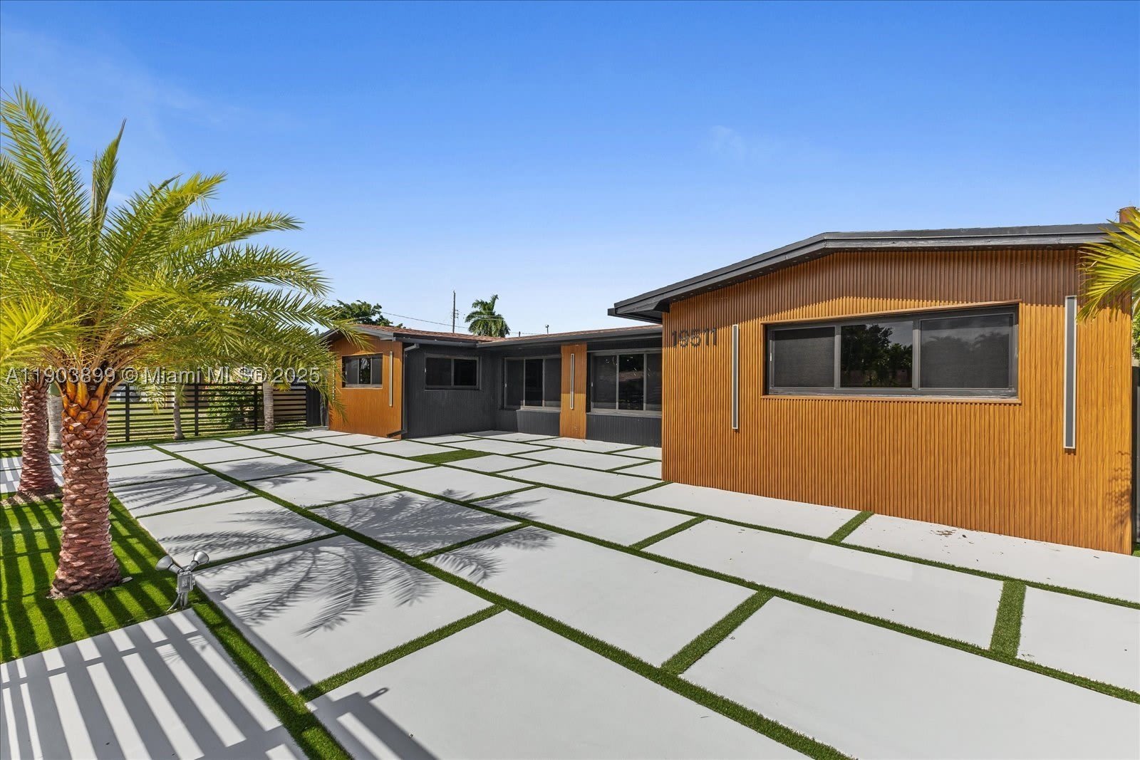 19511 NE 18th Pl – photo 4