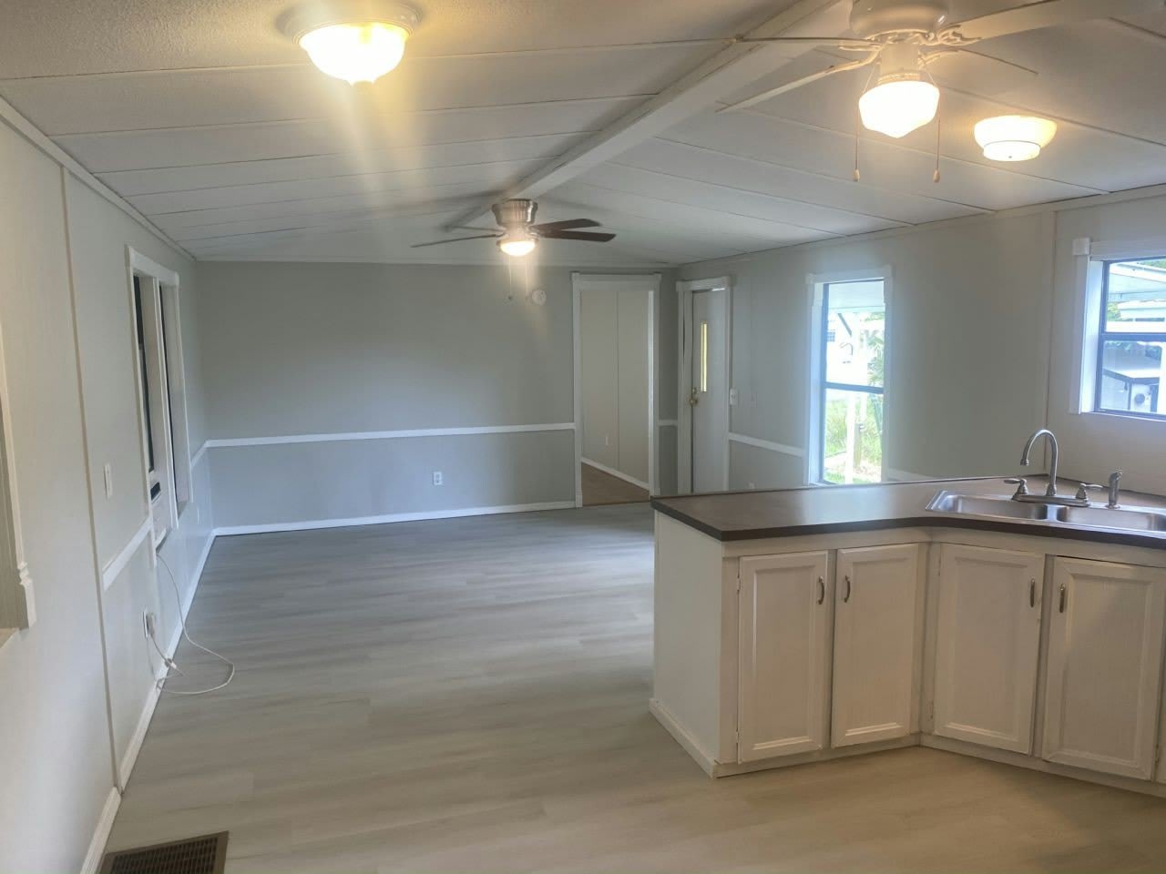 1910 Enterprise Ave – photo 5