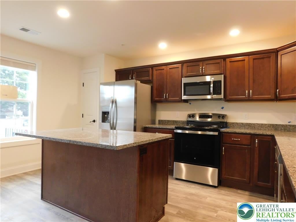 1549 Burkhardt Street – photo 5