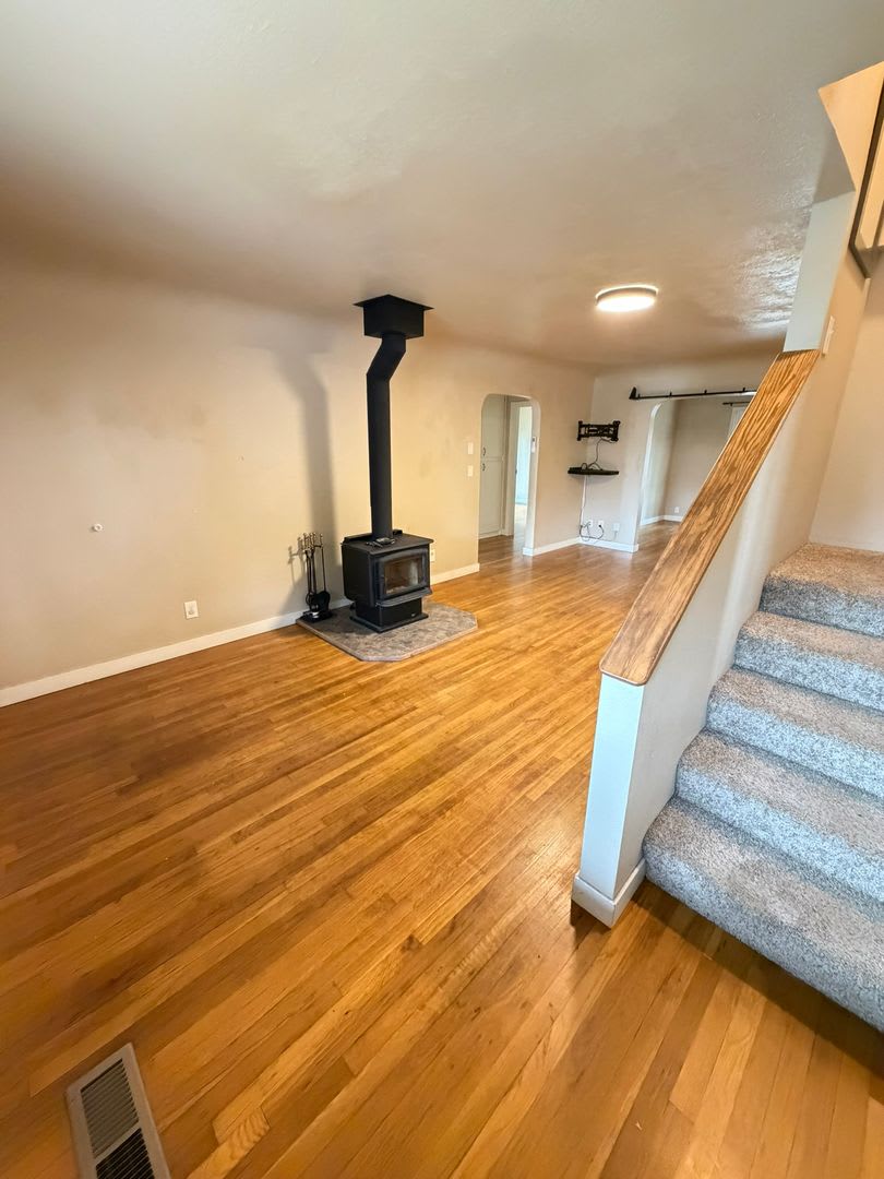 3 Bedroom With Large Back Yard And Trailer Parking – photo 3