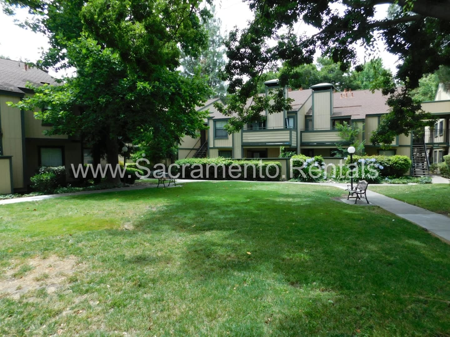 Wonderful 2bd/1+ba South Natomas Condo in Gated Community – photo 2