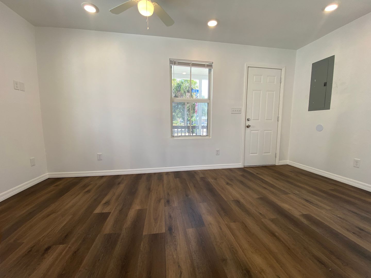 Move In Today with Ease — Only First Month’s Rent + Security Deposit Needed! – photo 3