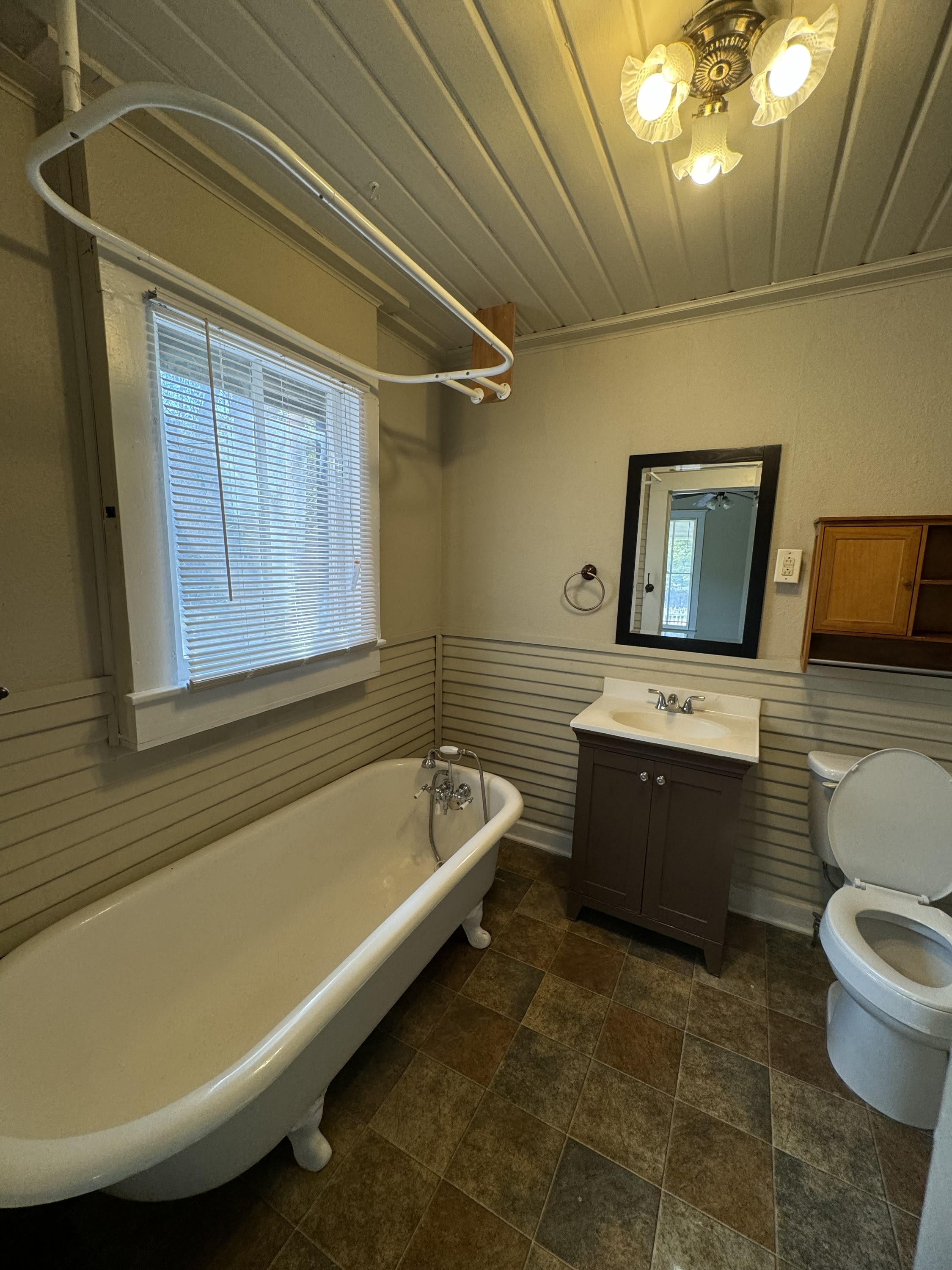 302 Burleson – photo 4