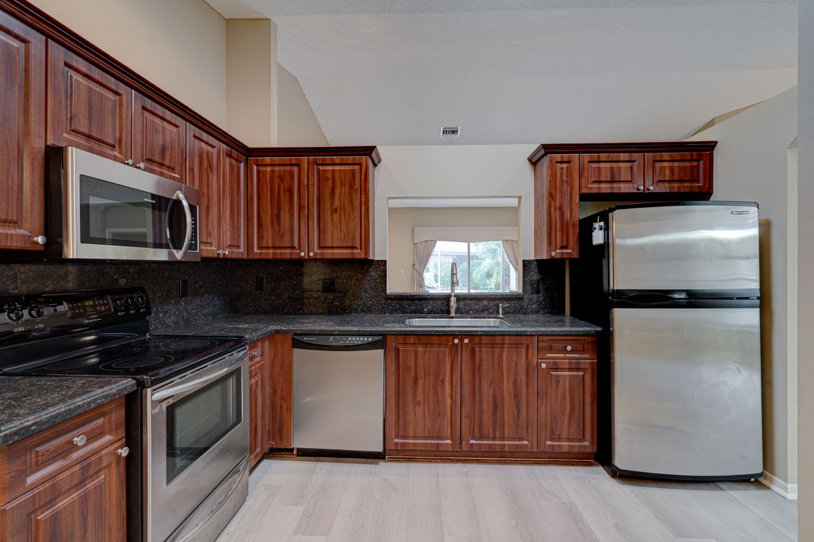 Spacious 2BR/2BA Villa – photo 4