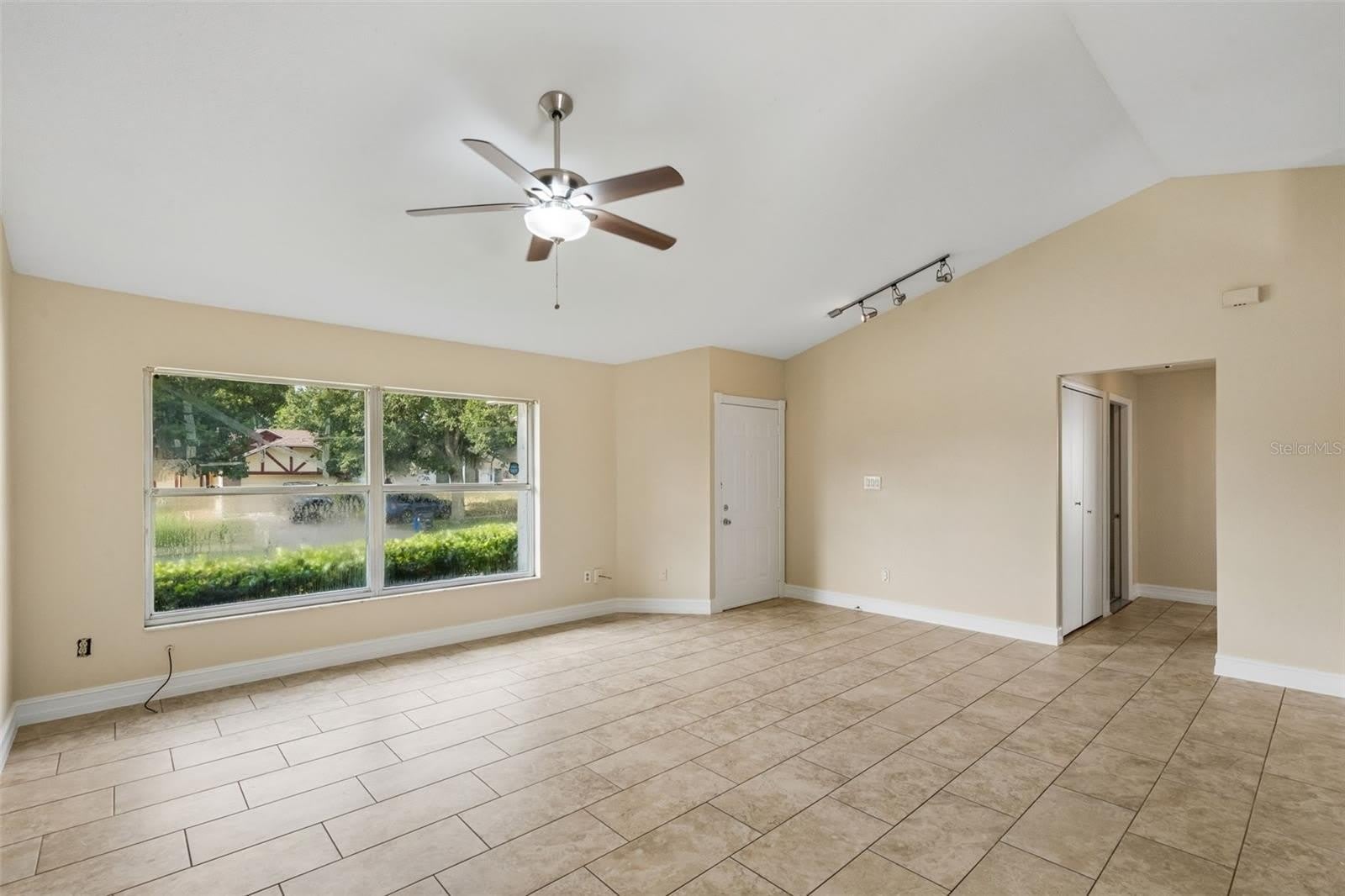 7769 Barberry Dr – photo 4