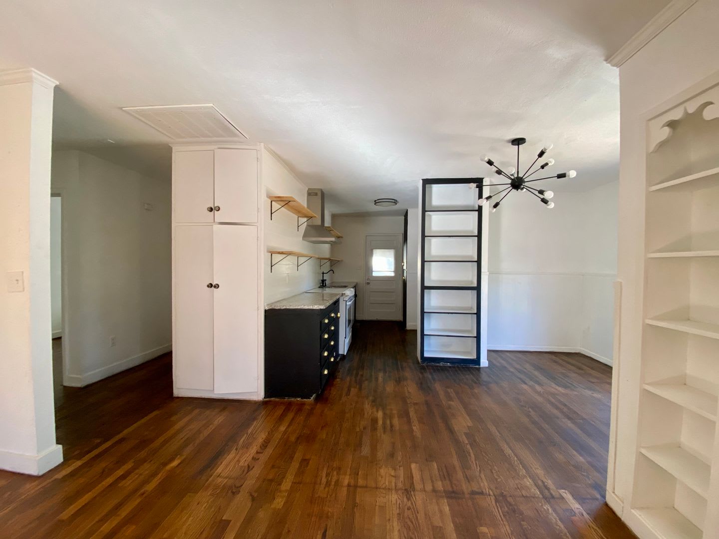August Move in – photo 3