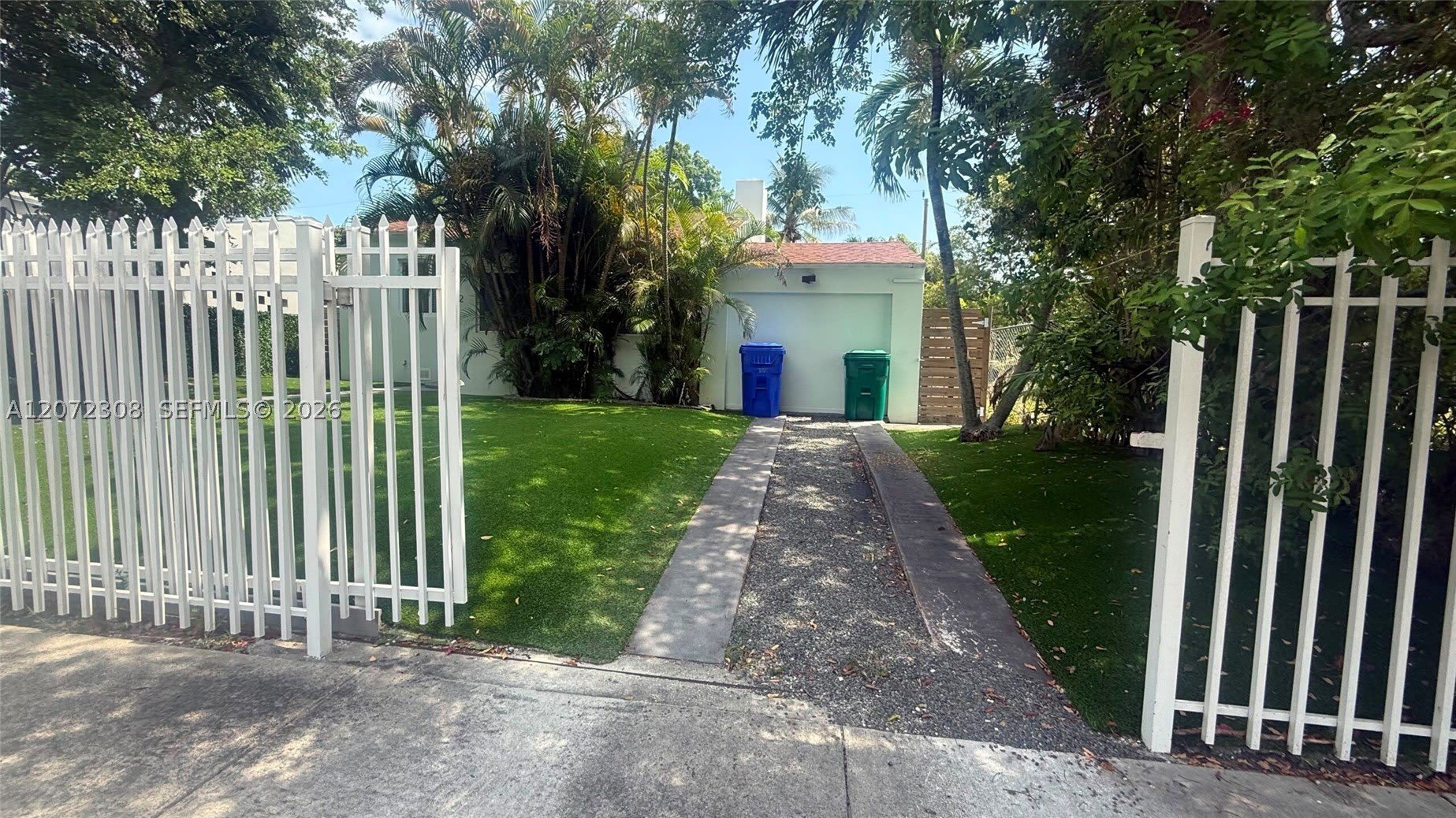 52 NE 51st St – photo 1