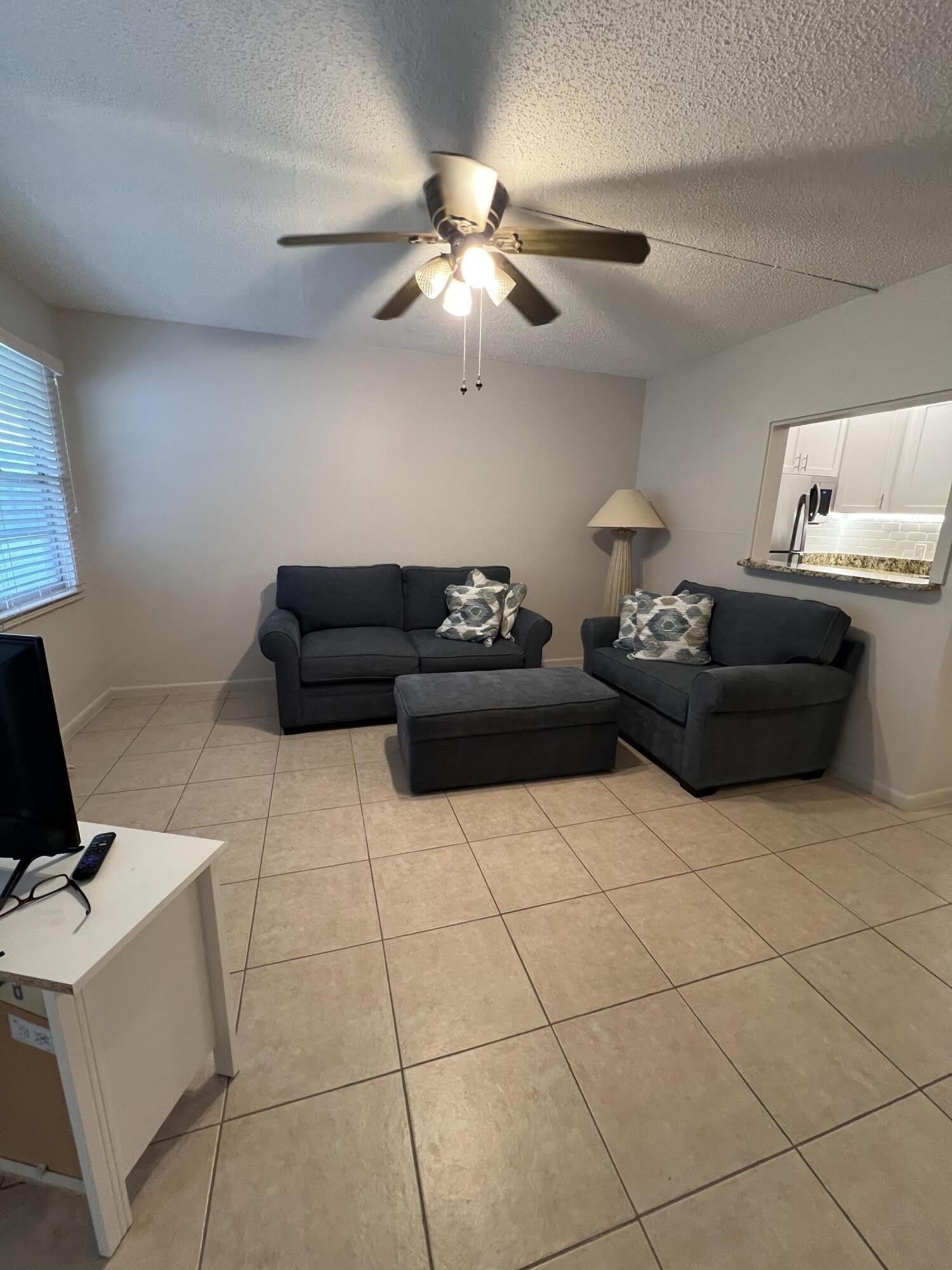31 WESTBURY B Circle – photo 4