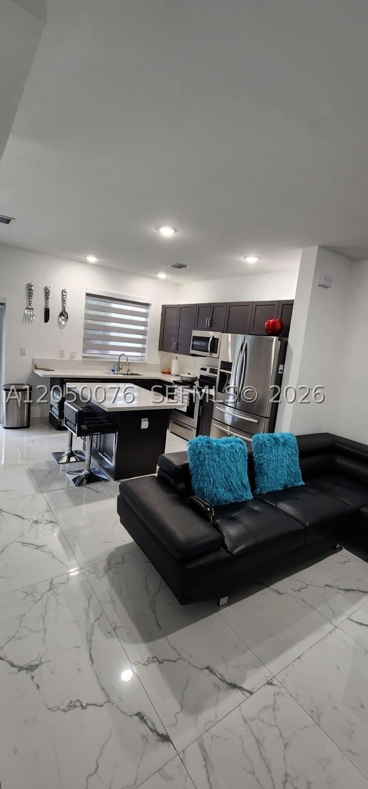 1664 SE 27th Ter – photo 2