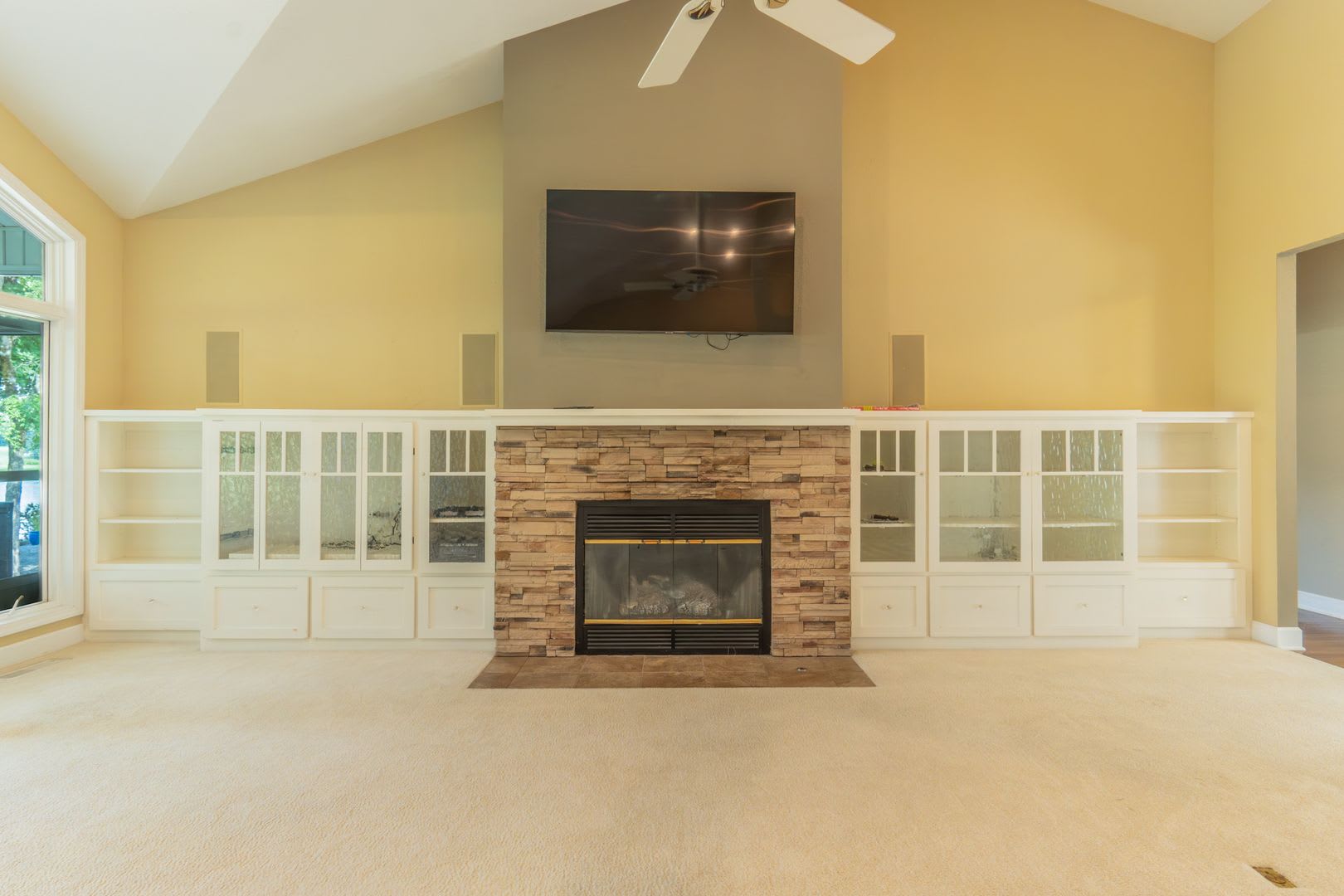 Spacious 3 Bedroom/2 Bath with a view of Balboa golf course. – photo 4