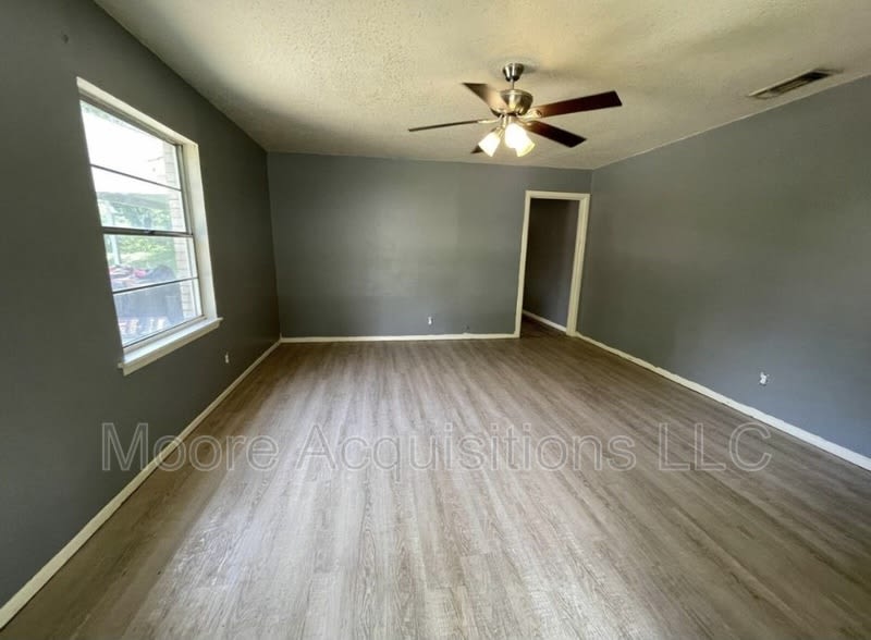 1437 S Rusk St – photo 4