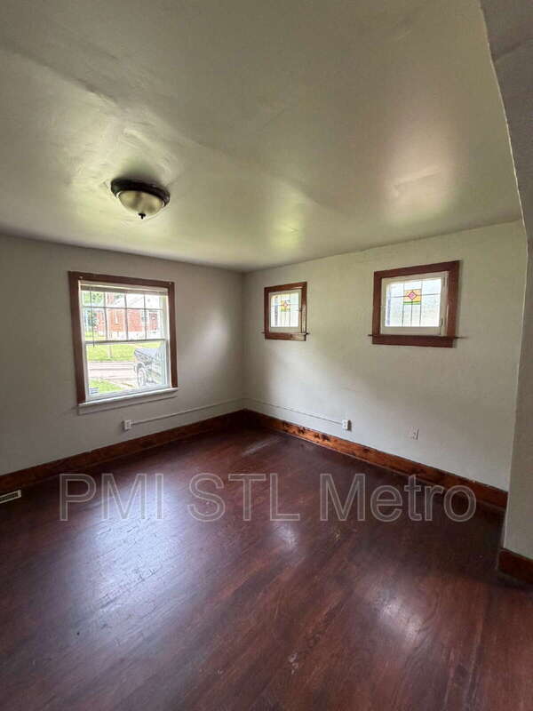 5336 Fletcher Street – photo 3