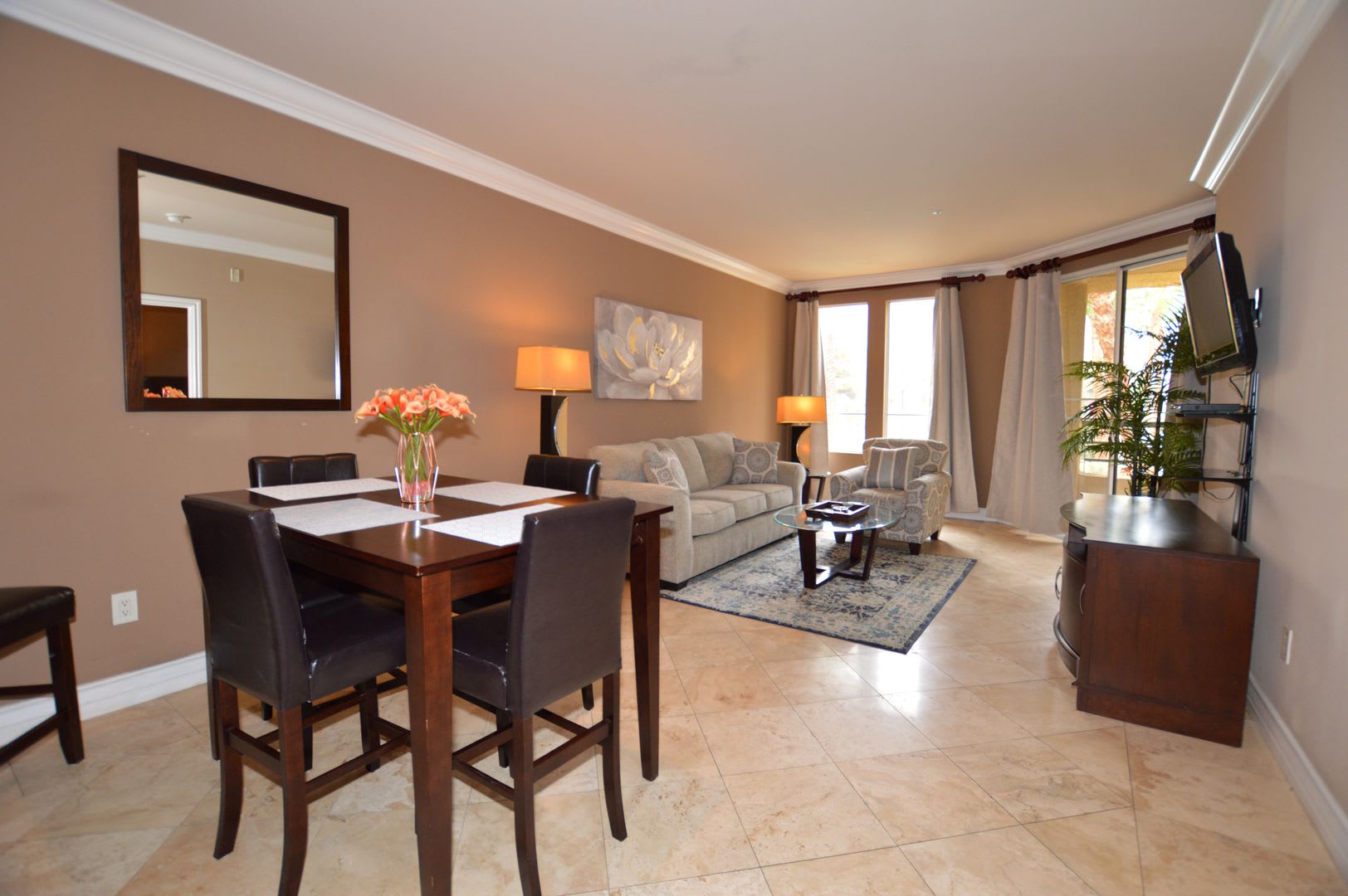 Meridian Fully Furnished Condo with Pool view. – photo 1