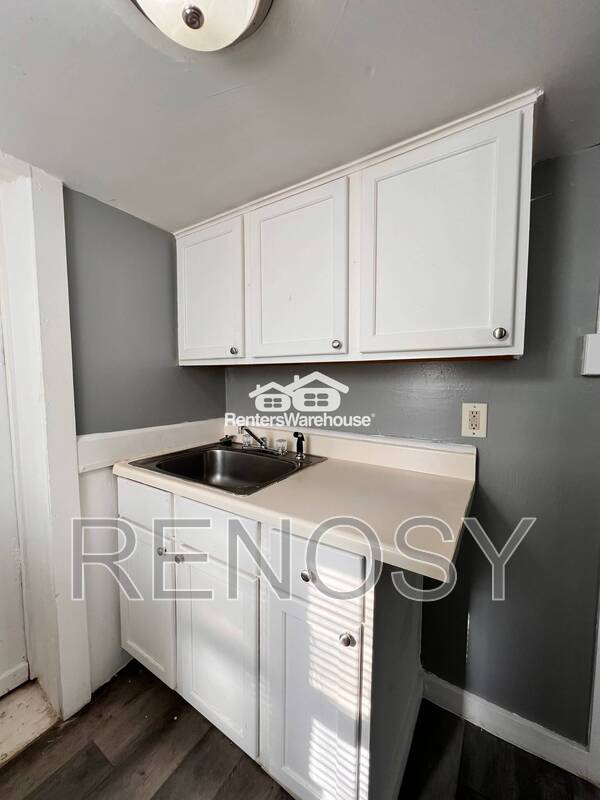 732 19th St – photo 2