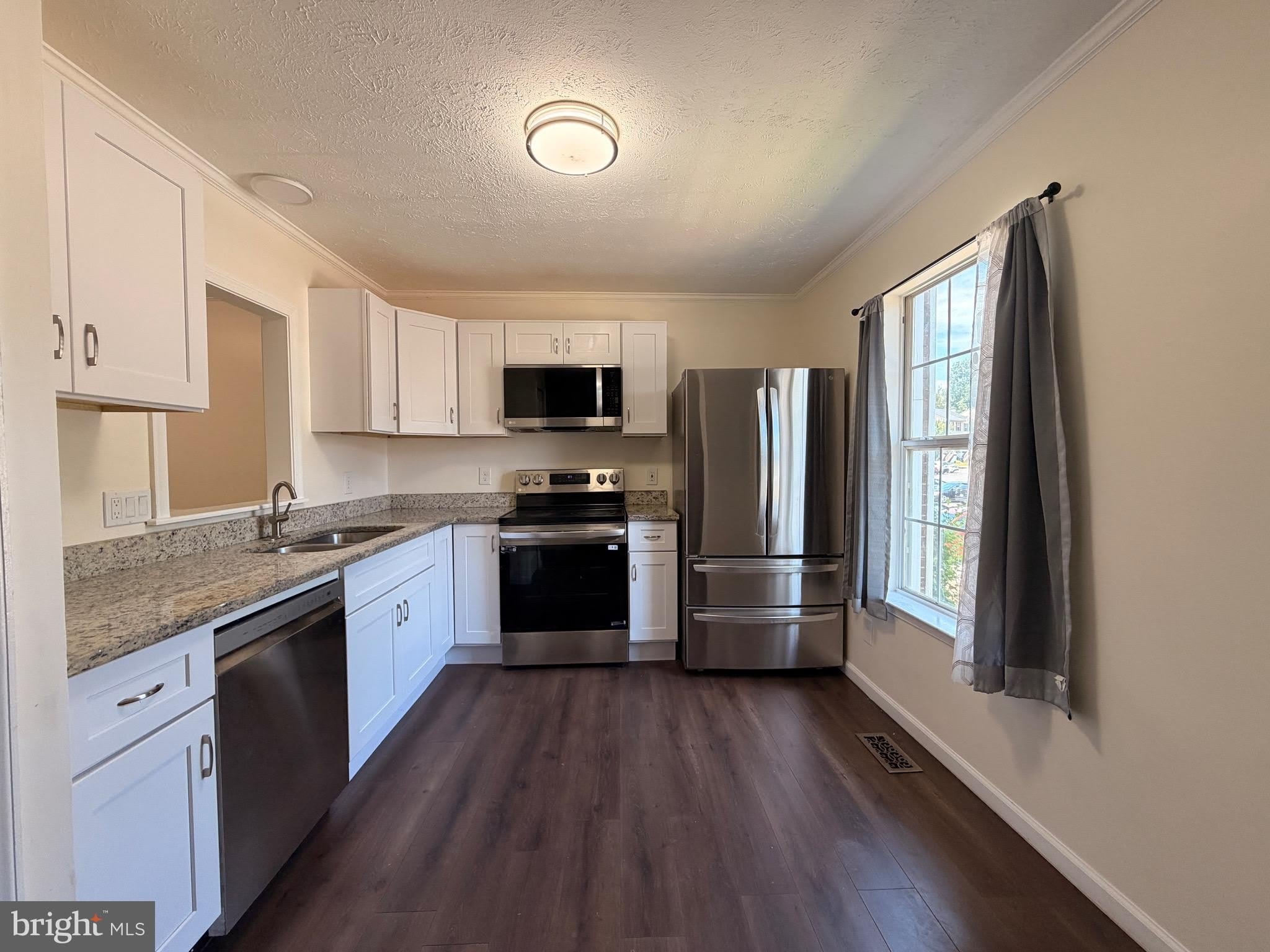 107 STAFFORD MEWS Lane – photo 3
