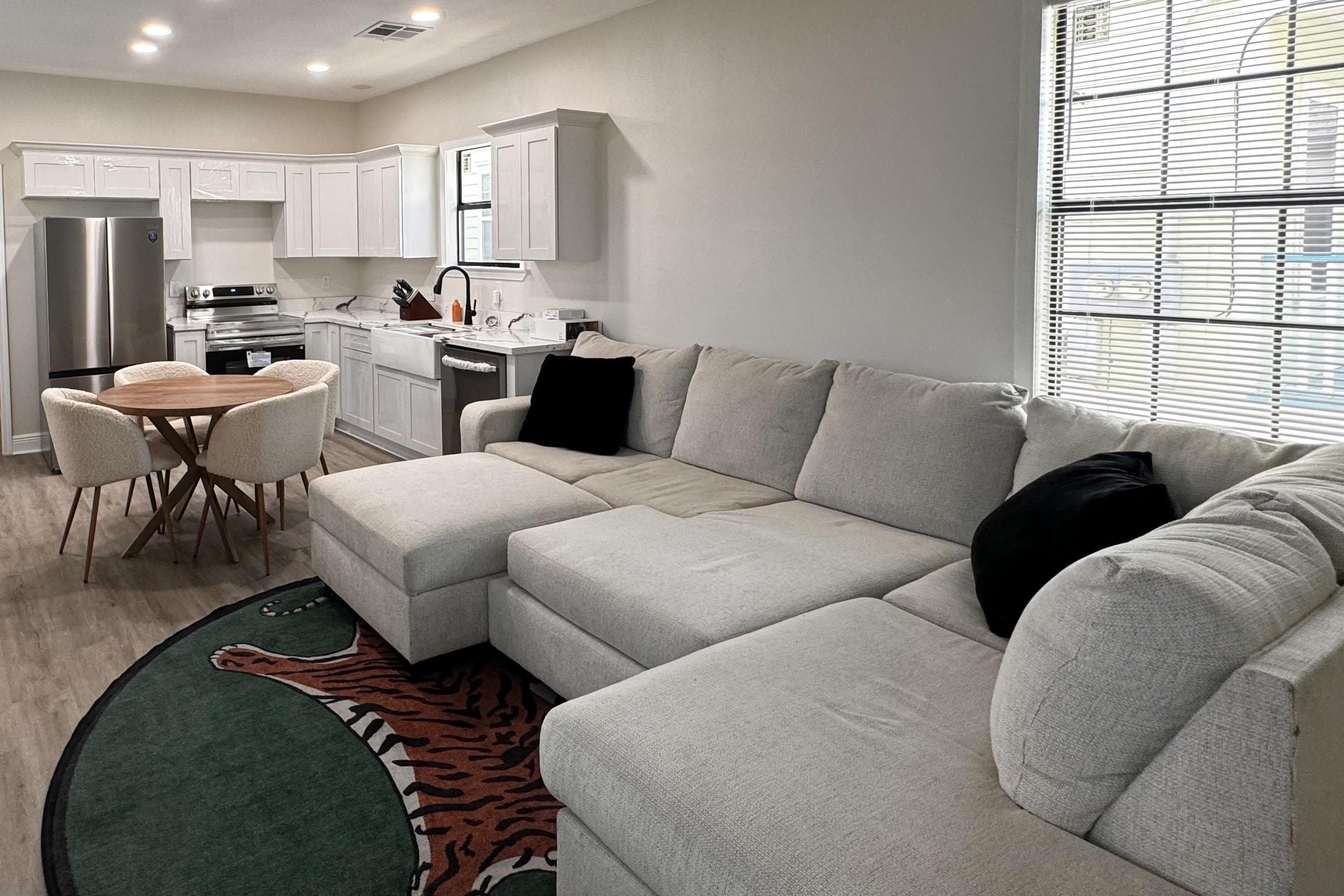 2322 Allen St – photo 2