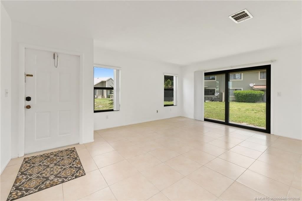 1496 Se Colchester Circle – photo 4