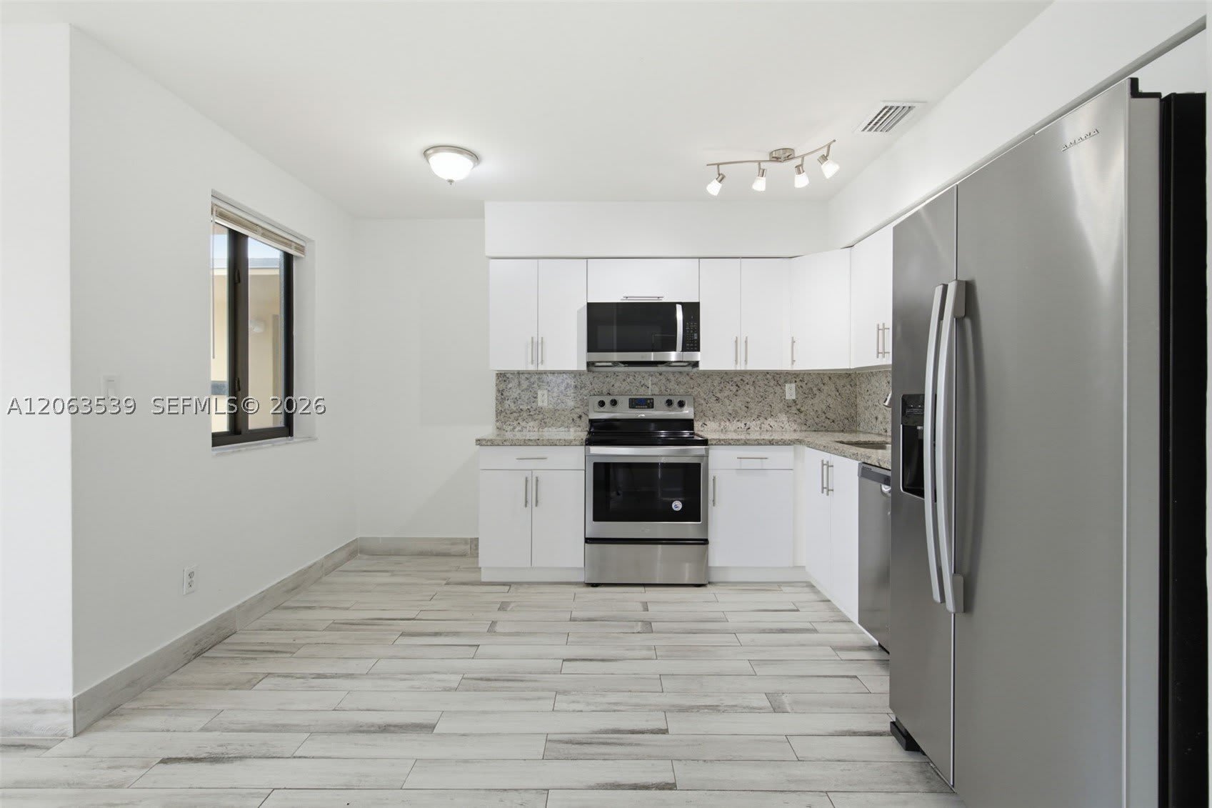 2627 SW 29th Ave – photo 5