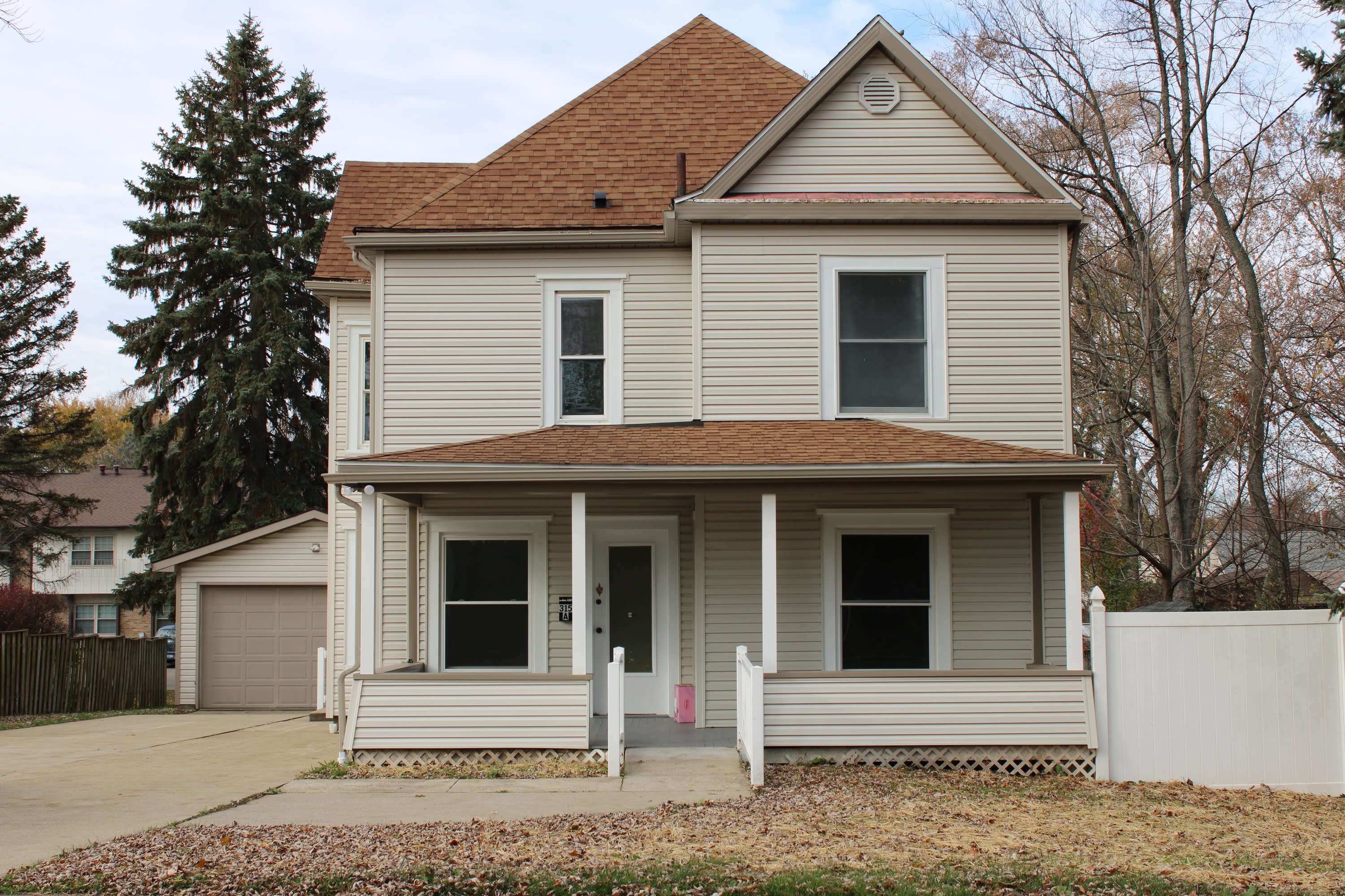 315 Royer Avenue Northwest – photo 1